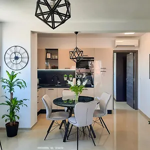 https://enjoy-pula-new-apt-with-private-parking-garage.in-istria.net